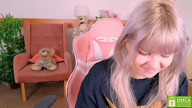 Grace and  Jacob online show from 11/19/25, 08:25