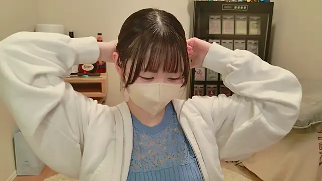 Snapshot of HIKARI_x0 chatting on 05/29/26, 02:26 HIKARI x0 online show from 05/29/26, 02:26