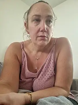 Wisie Cutie online show from 10/04/25, 11:41