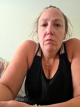Wisie Cutie online show from 05/08/26, 12:10