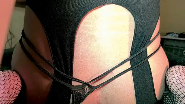 Snapshot of SEXYTRAV18 chatting on 02/10/26, 02:48 SEXYTRAV18 online show from 02/10/26, 02:48