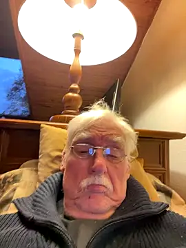 Snapshot of Steffibi1954 chatting on 11/16/25, 03:39 Steffibi1954 online show from 11/16/25, 03:39