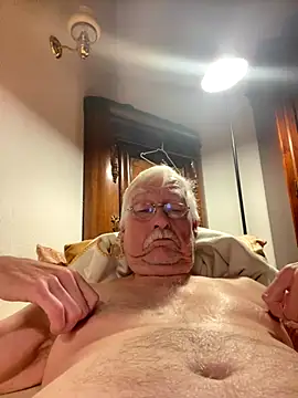 Snapshot of Steffibi1954 chatting on 11/21/25, 04:11 Steffibi1954 online show from 11/21/25, 04:11