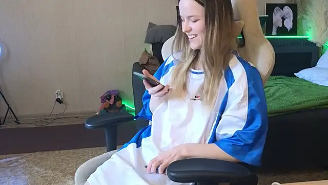 Nate   online show from 04/18/26, 03:32