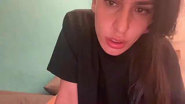 Snapshot of GGmoon81 chatting on 09/19/25, 07:36 GGmoon81 online show from 09/19/25, 07:36