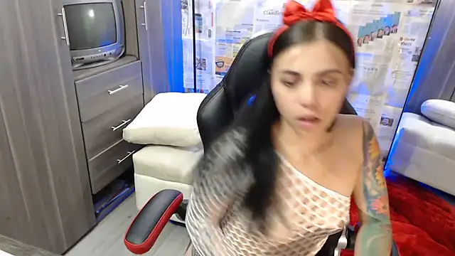 i am nina  online show from 02/15/25, 02:15