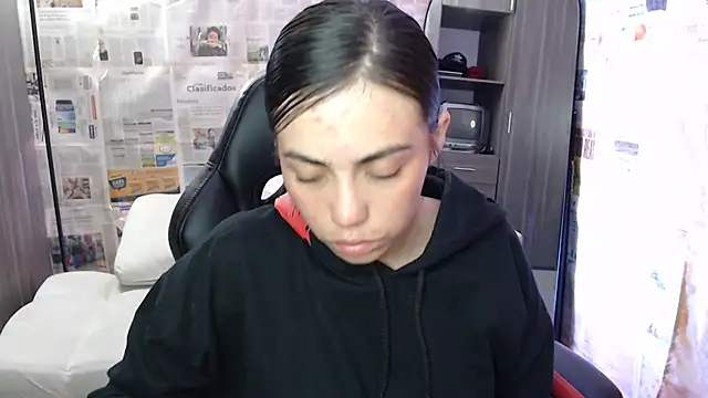 i am nina  online show from 09/18/25, 05:20