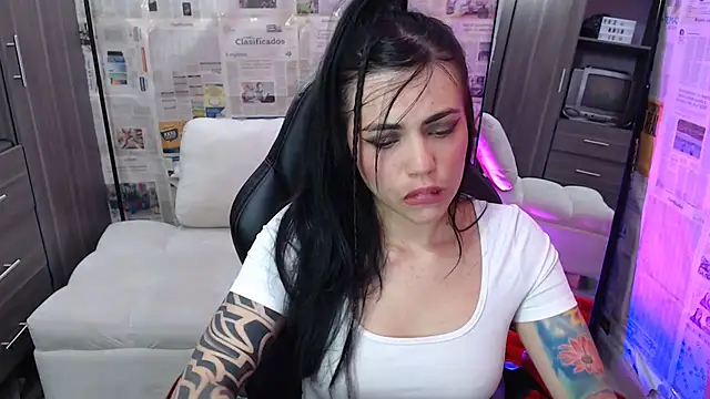 i am nina  online show from 10/23/25, 09:57