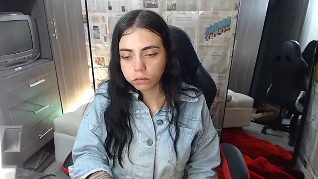 i am nina  online show from 10/31/25, 03:18