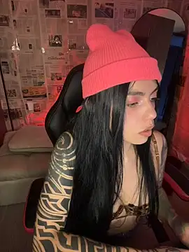 i am nina  online show from 04/15/26, 10:54