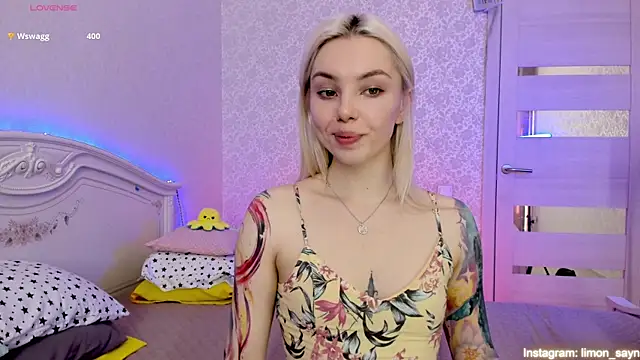 LillyMoure  online show from 03/19/25, 02:59