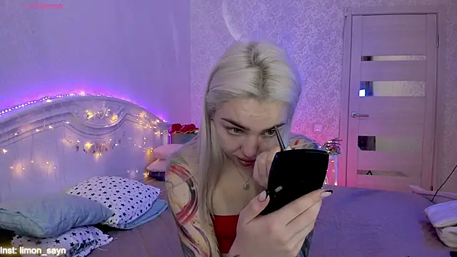 LillyMoure  online show from 09/27/25, 11:32