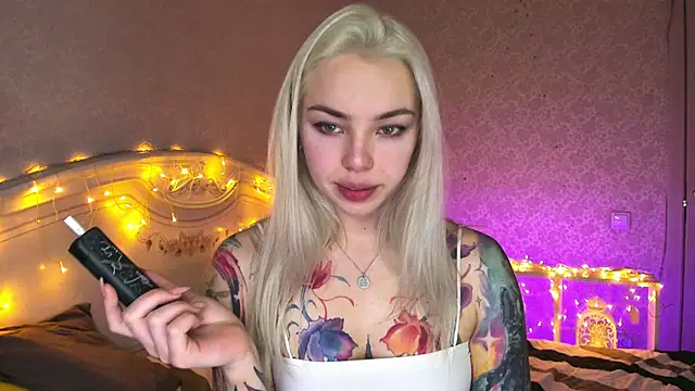 LillyMoure  online show from 02/05/26, 01:10