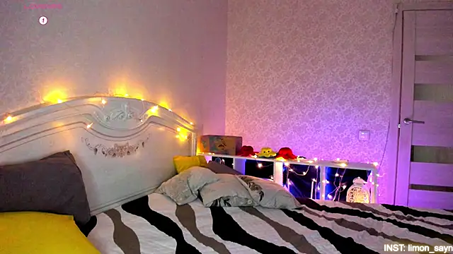 LillyMoure  online show from 02/16/26, 10:39