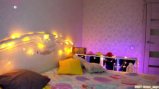 LillyMoure  online show from 02/27/26, 11:16