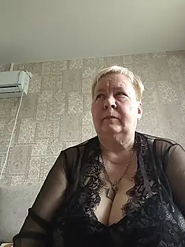 Snapshot of EffectFiona chatting on 05/08/26, 11:48 EffectFiona online show from 05/08/26, 11:48