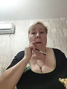 Snapshot of EffectFiona chatting on 05/22/26, 10:48 EffectFiona online show from 05/22/26, 10:48