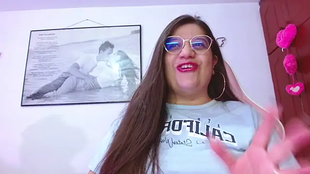 Amelie Rousell online show from 10/21/25, 10:21