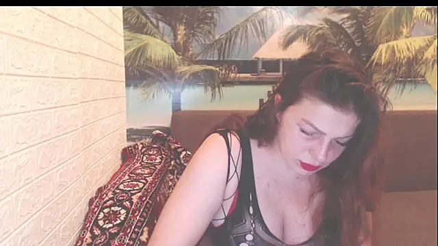 Queen  Natasha online show from 10/23/25, 08:18