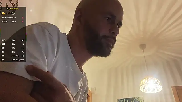 Snapshot of tim_beard chatting on 09/23/25, 11:19 tim beard online show from 09/23/25, 11:19