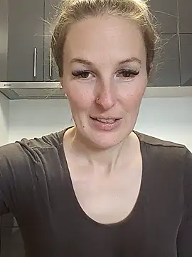 MaviePearl online show from 02/27/25, 09:32