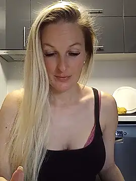 MaviePearl online show from 03/19/25, 08:34