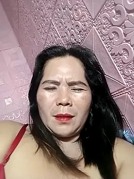 Snapshot of Cutehornywetmom chatting on 03/03/25, 06:12 Cutehornywetmom online show from 03/03/25, 06:12