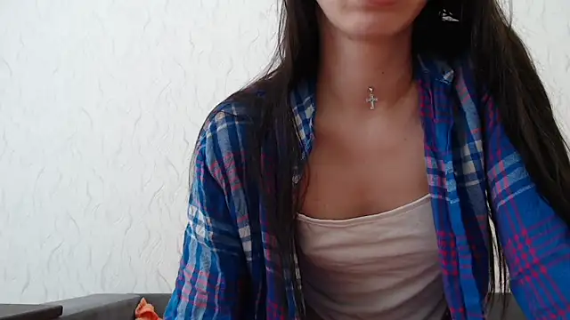 HoneyWiles online show from 02/19/25, 01:39