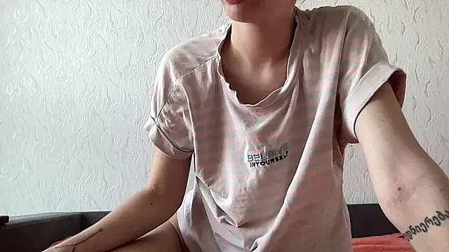 HoneyWiles online show from 07/14/26, 12:55