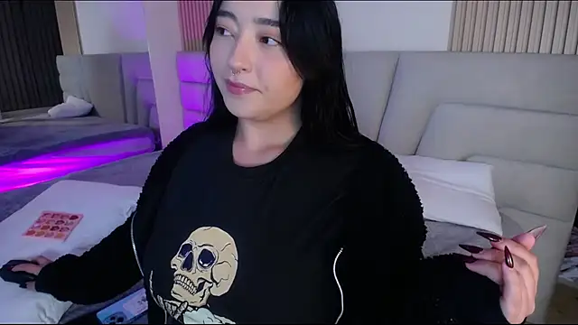 Miss Loise online show from 11/24/25, 04:12