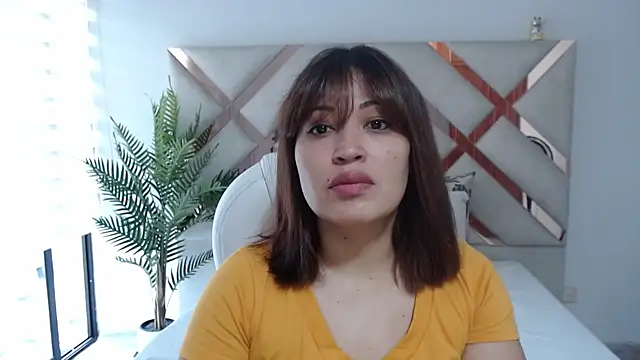 sophia hadid online show from 03/22/25, 03:09