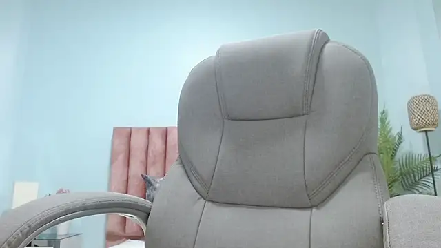 sophia hadid online show from 11/15/25, 07:21