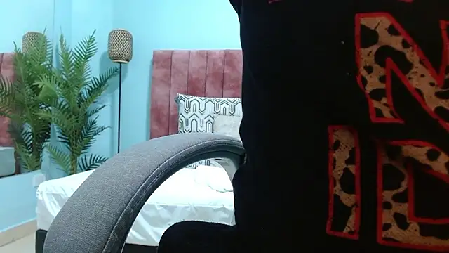 sophia hadid online show from 01/08/26, 08:00