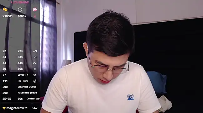 andrewmhilton  online show from 03/09/25, 08:21