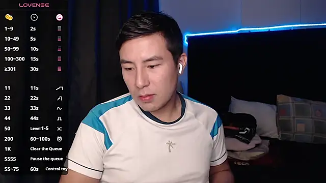 andrewmhilton  online show from 09/16/25, 05:19