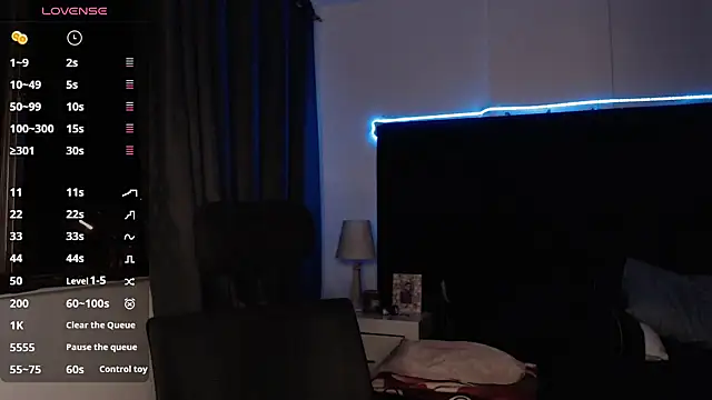 andrewmhilton  online show from 10/07/25, 05:04