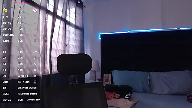 andrewmhilton  online show from 11/03/25, 08:54