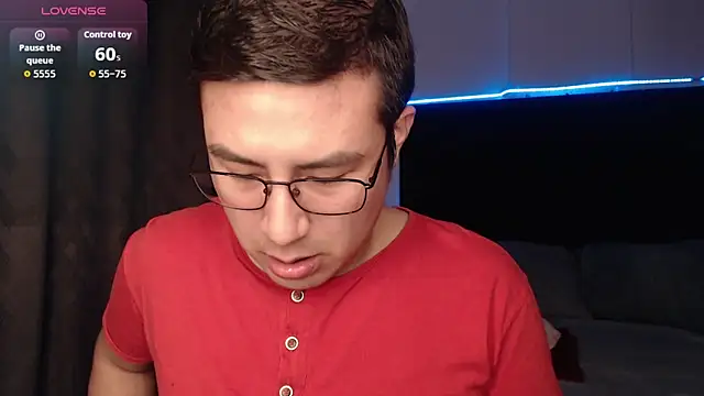 andrewmhilton  online show from 11/30/25, 05:33