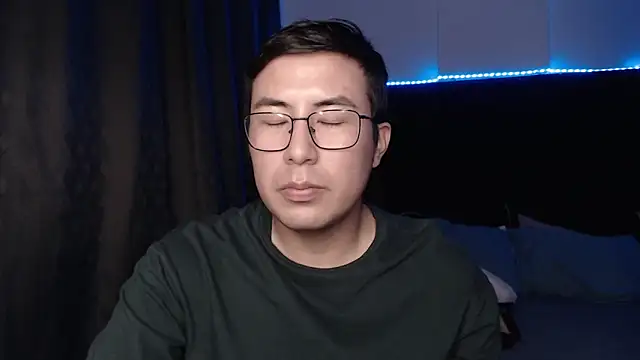 andrewmhilton  online show from 03/21/26, 05:56