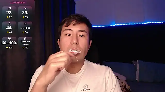 andrewmhilton  online show from 03/22/26, 06:06