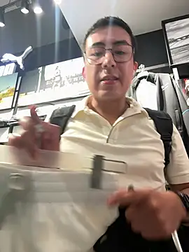 andrewmhilton  online show from 04/08/26, 07:47