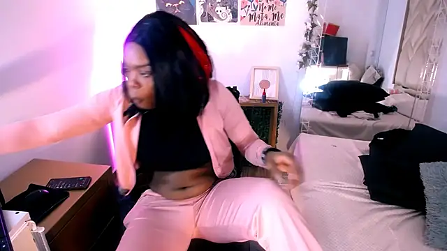 Kenya Agu online show from 12/04/24, 07:23