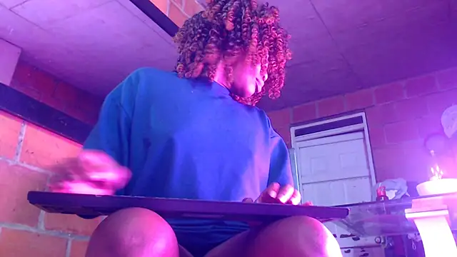 Kenya Agu online show from 02/14/25, 04:26