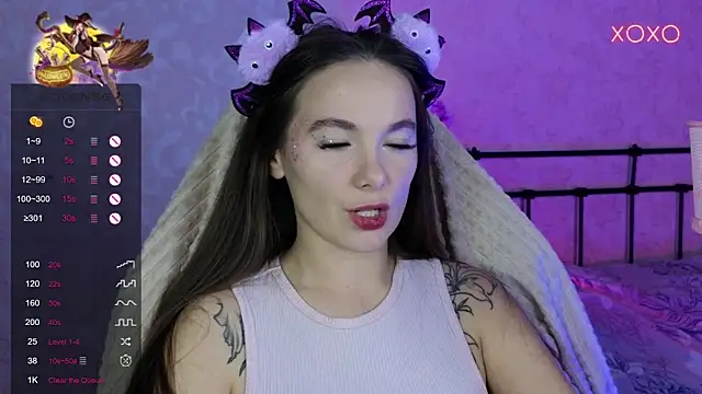 lil luna x online show from 10/31/25, 01:01