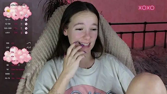 lil luna x online show from 11/21/25, 01:32