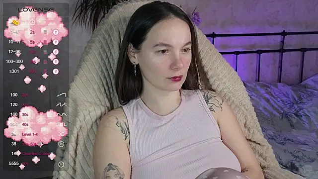 lil luna x online show from 04/18/26, 07:07