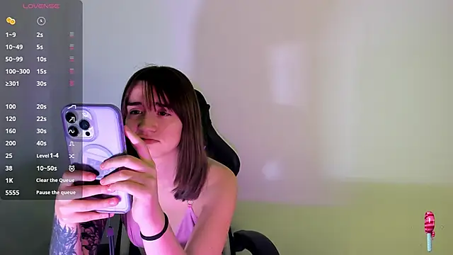 Snapshot of _alicerosse2 chatting on 12/19/24, 05:40 alicerosse2 online show from 12/19/24, 05:40