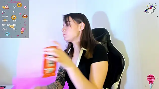 Snapshot of _alicerosse2 chatting on 01/30/25, 01:22 alicerosse2 online show from 01/30/25, 01:22