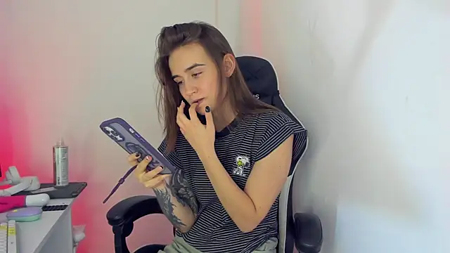 Snapshot of _alicerosse2 chatting on 03/02/25, 03:56 alicerosse2 online show from 03/02/25, 03:56