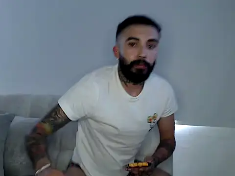 transgenderboy online show from 01/15/26, 04:22